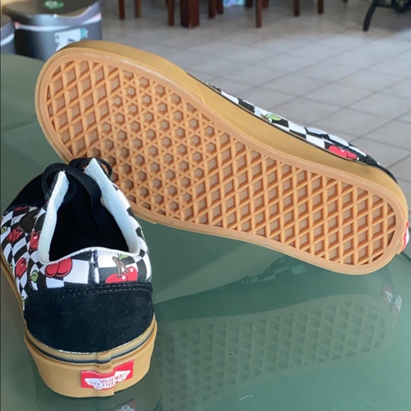 Old skool cherry Checkers vans - Picture 3 of 3